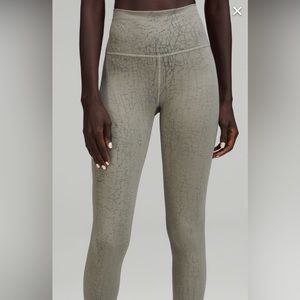 Lululemon  Wunder Train High-Rise Tight 25”